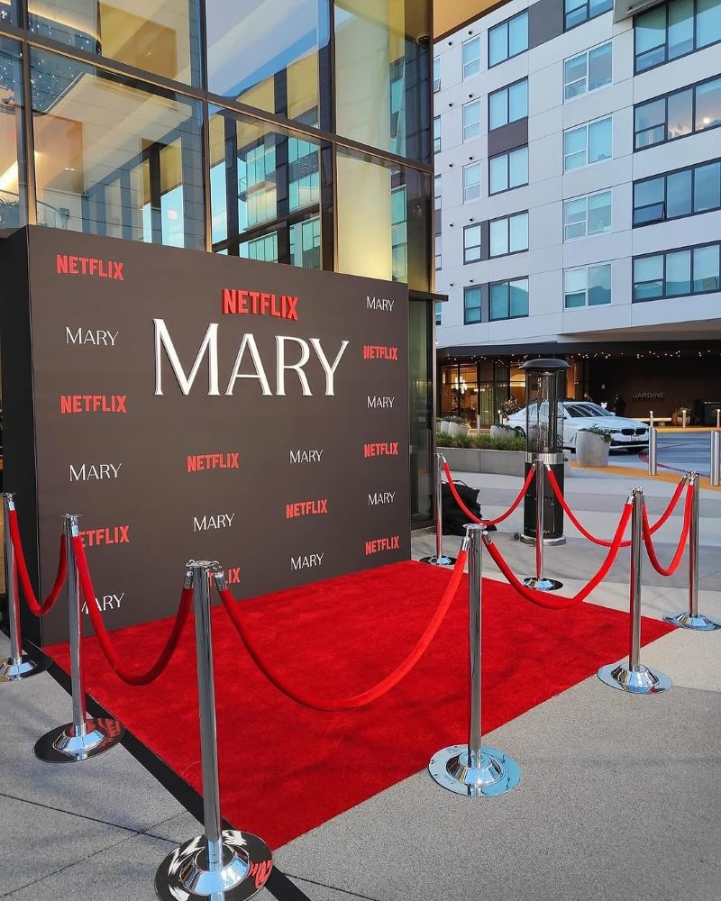 Netflix Mary red carpet arrival