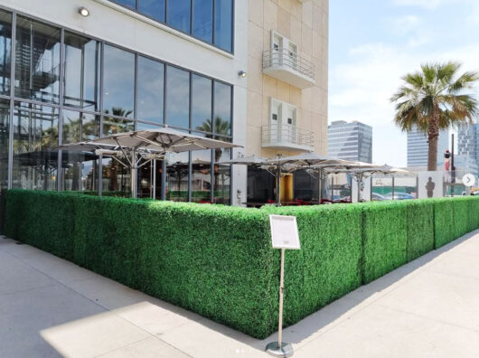 L-shaped hedge wall