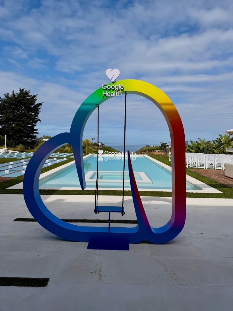 Google Health Oversized Dimensional Logo